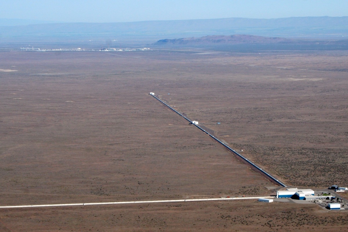 Aerial view of LIGO Hanford showing the 4 km beam tube stretching into the desert landscape